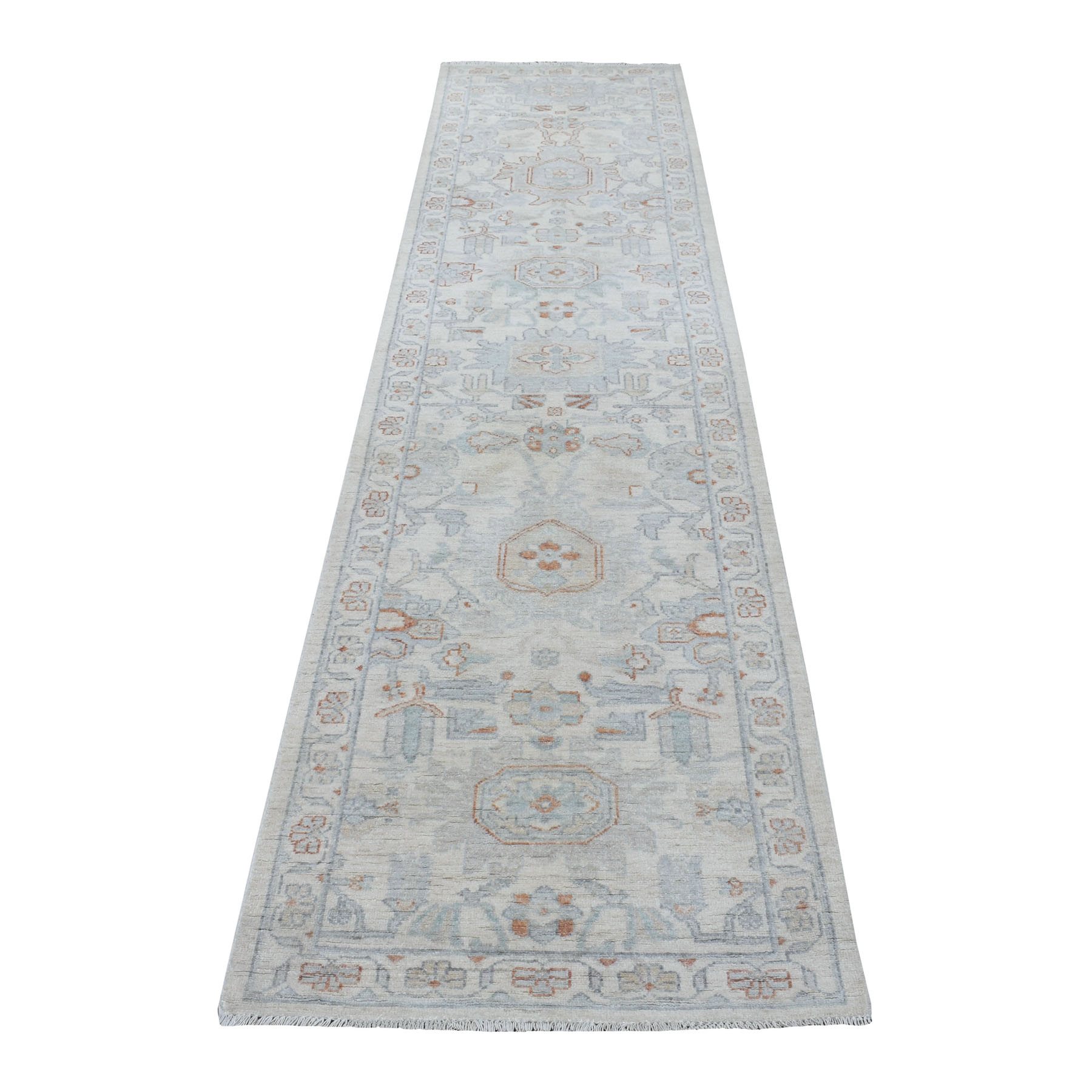 Traditional Wool Hand-Knotted Area Rug 2'6